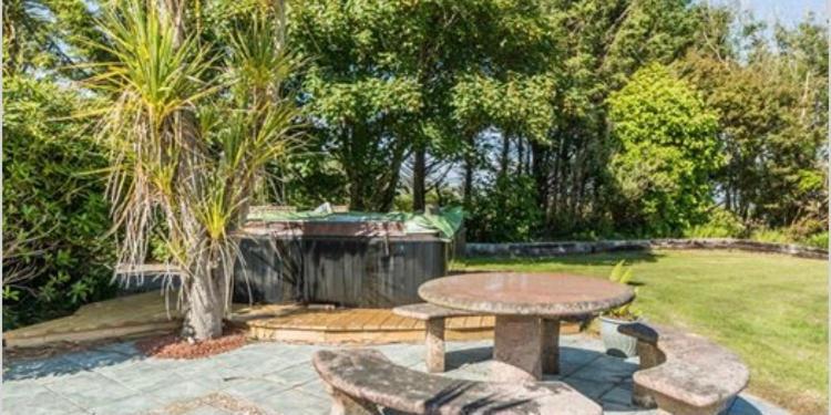 Corthna Lodge Schull Buitenkant foto