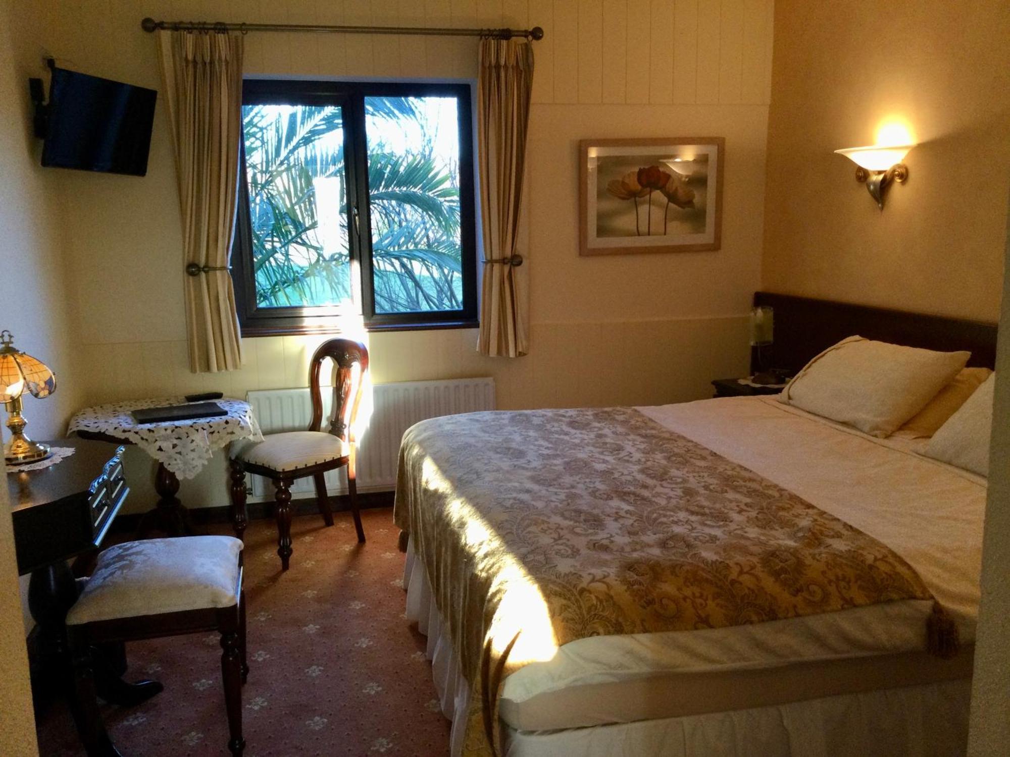 Corthna Lodge Schull Buitenkant foto