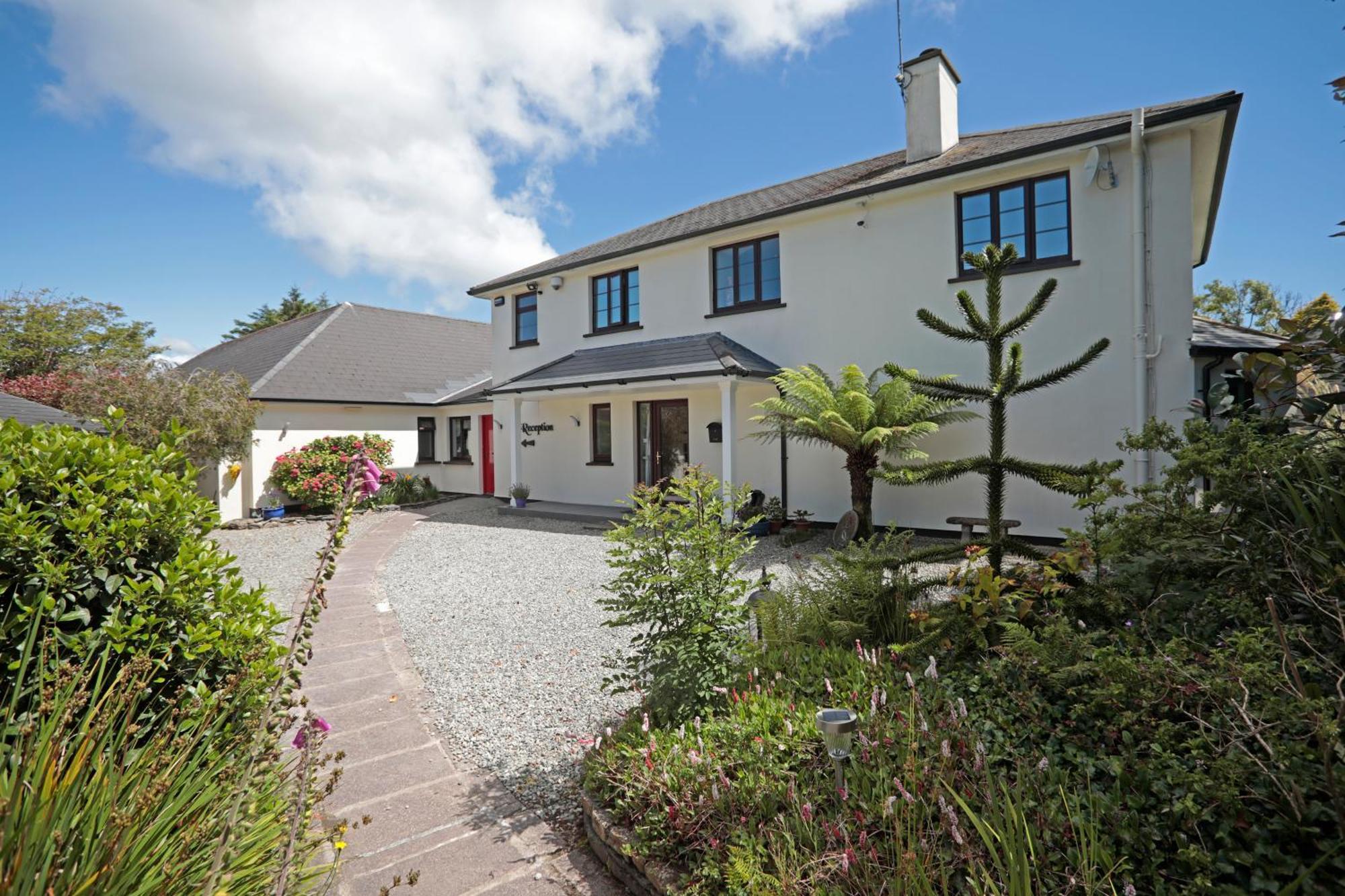 Corthna Lodge Schull Buitenkant foto
