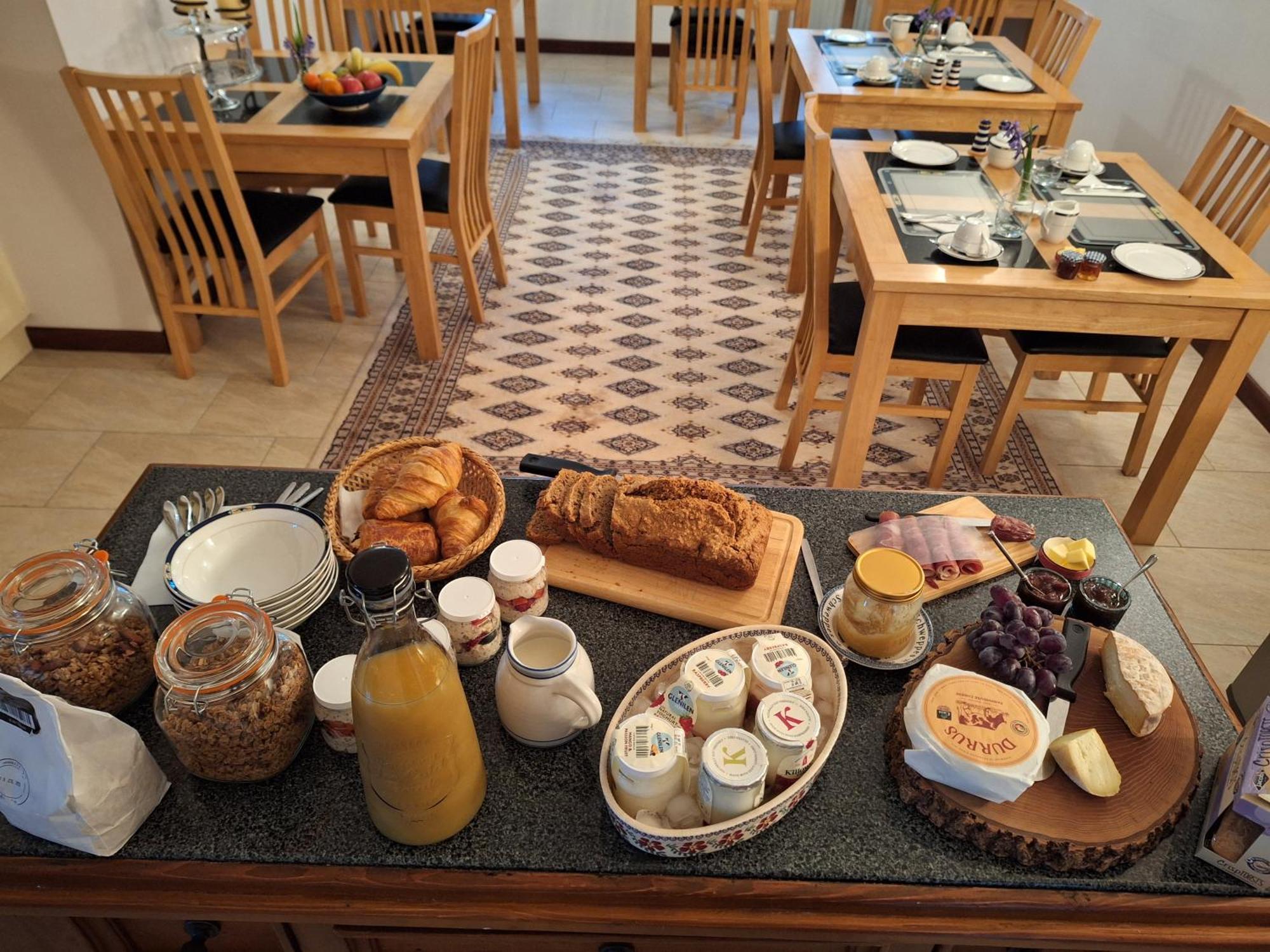 Corthna Lodge Schull Buitenkant foto