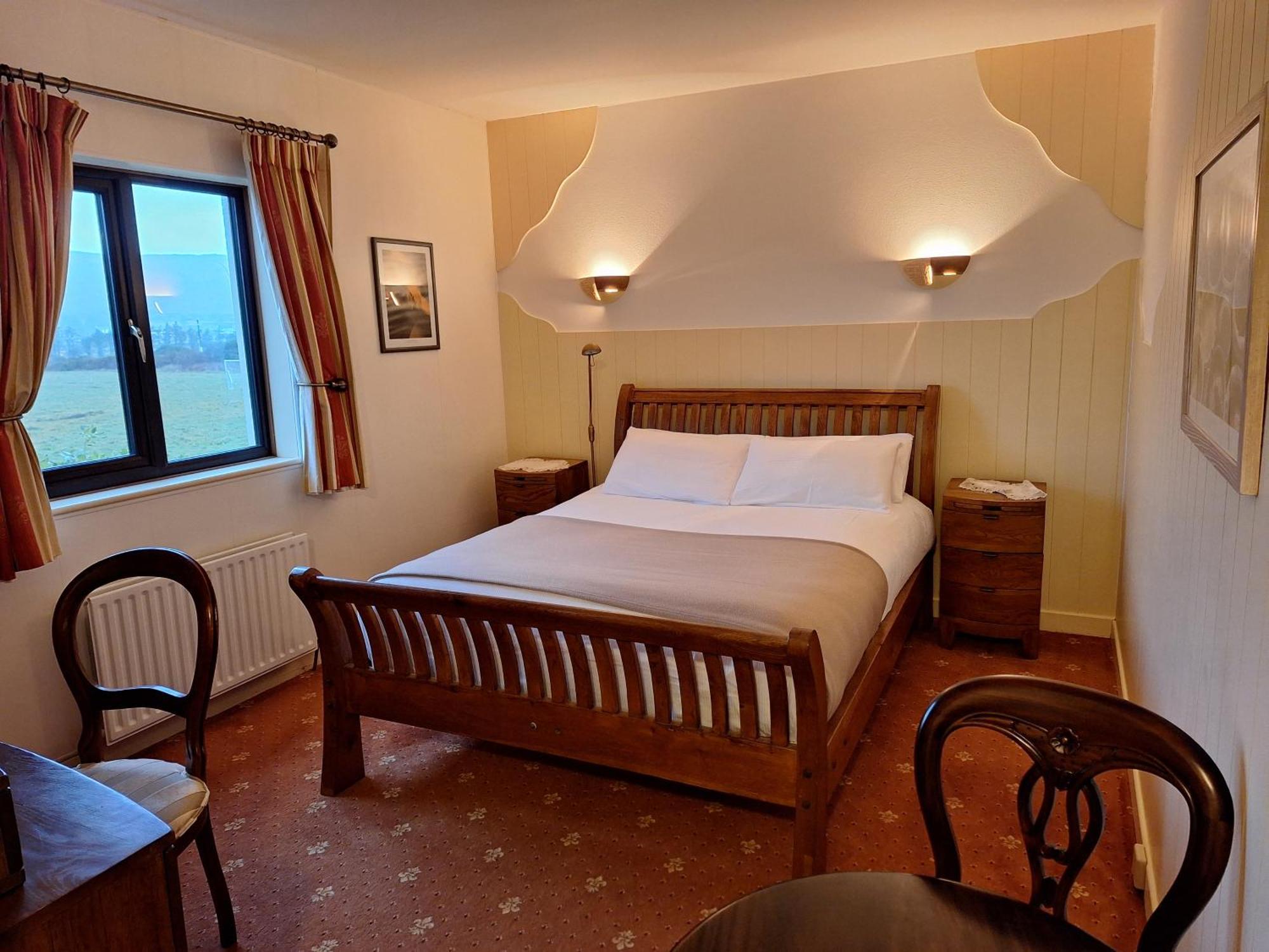 Corthna Lodge Schull Buitenkant foto