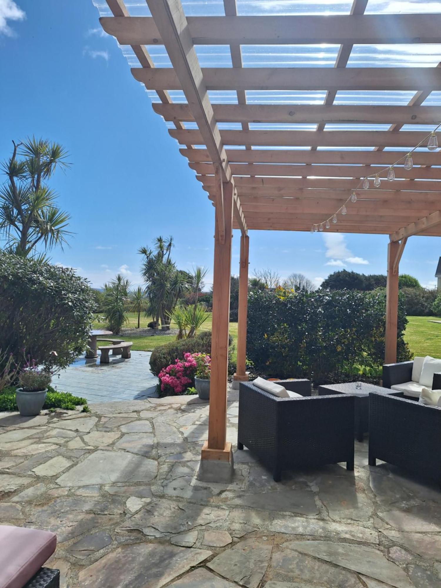 Corthna Lodge Schull Buitenkant foto